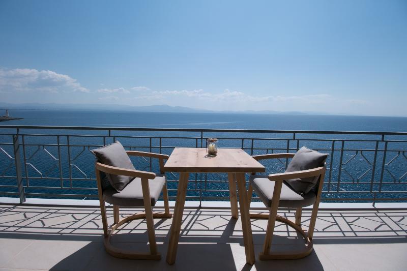 Infinity Hotel Gytheio Kültér fotó